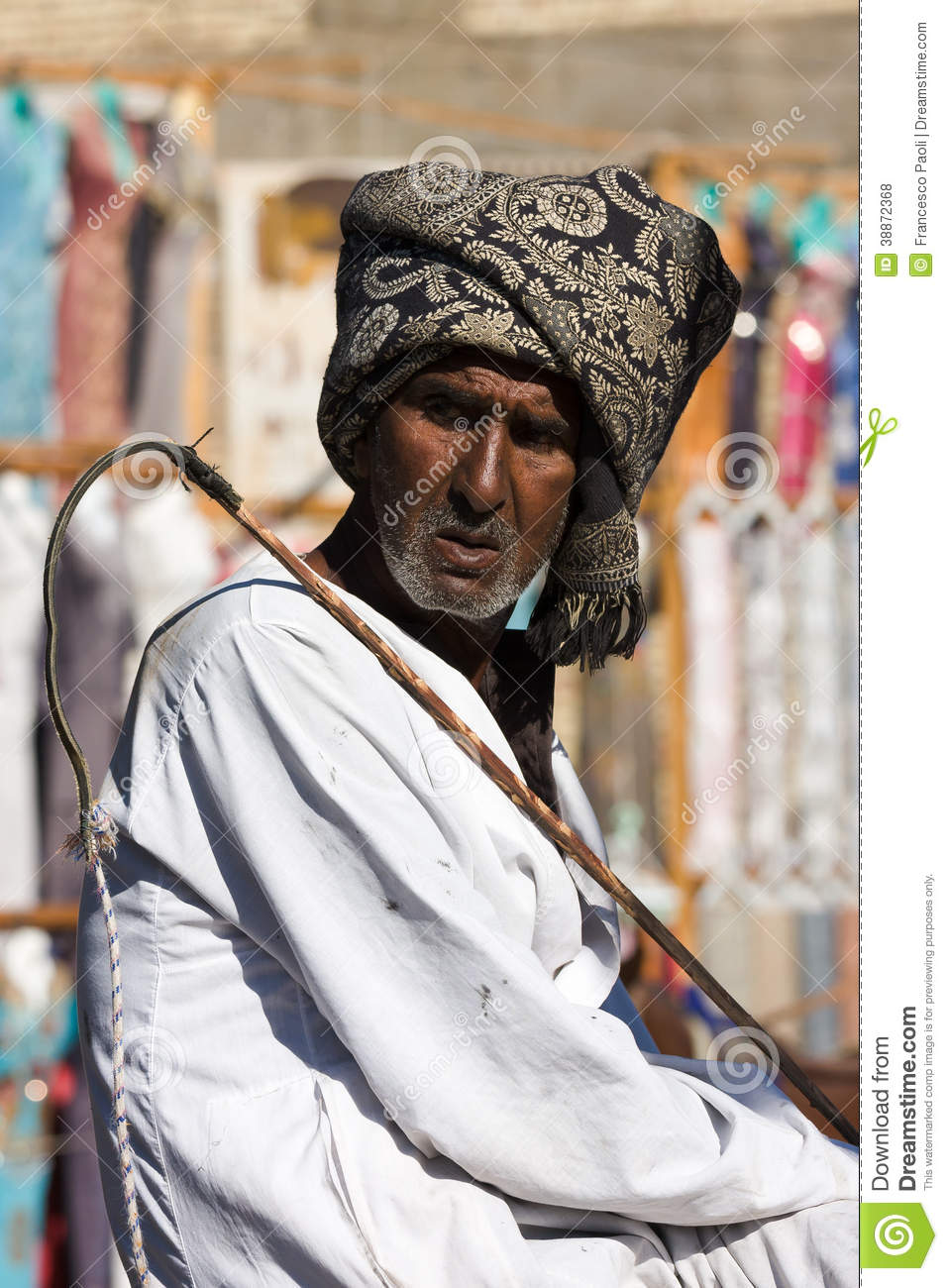 egyptian-man-turban-cairo-egypt-38872368